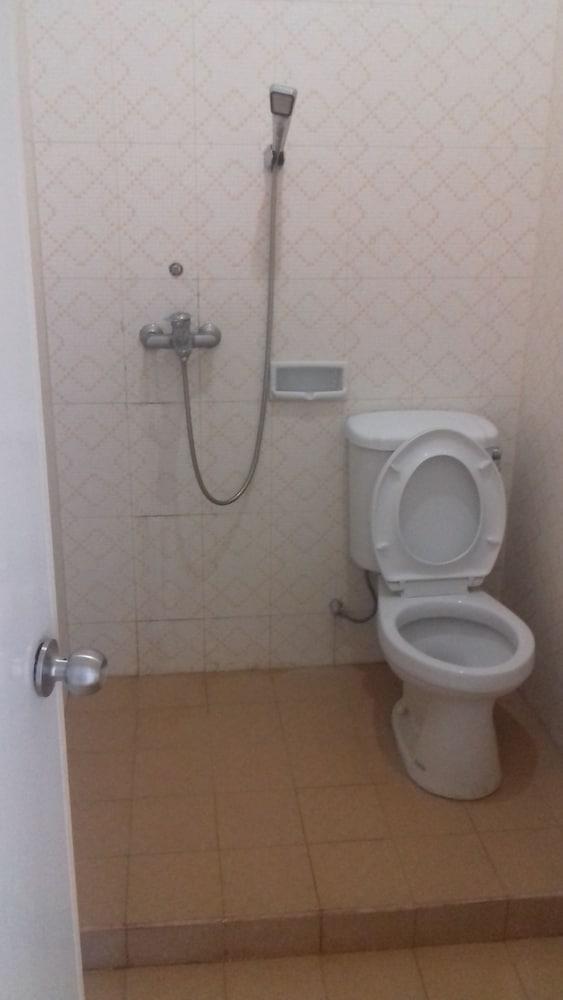 M Hotel סורונג מראה חיצוני תמונה