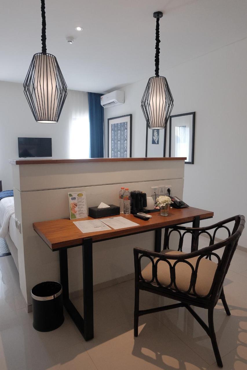 M Hotel סורונג מראה חיצוני תמונה