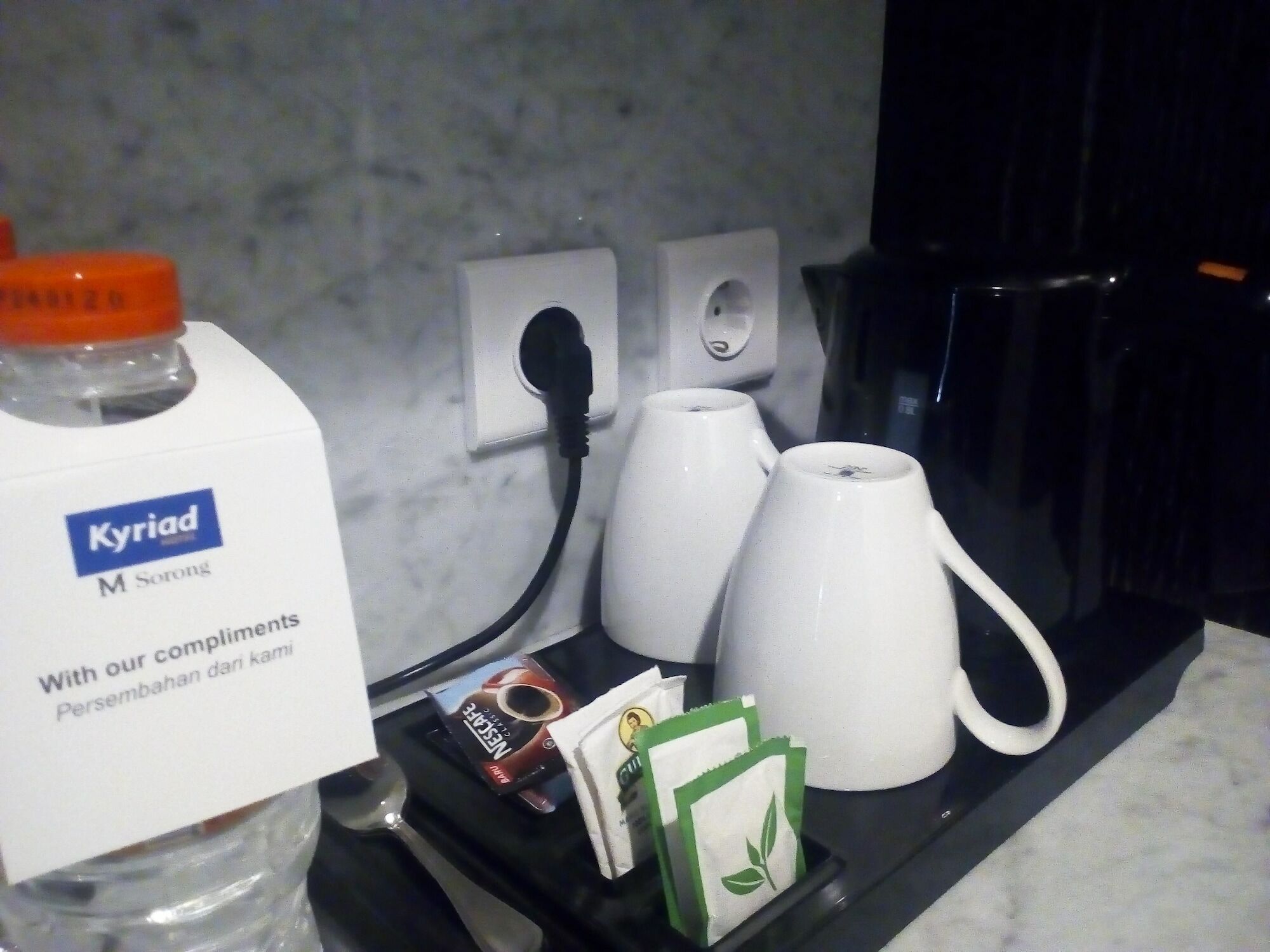 M Hotel סורונג מראה חיצוני תמונה