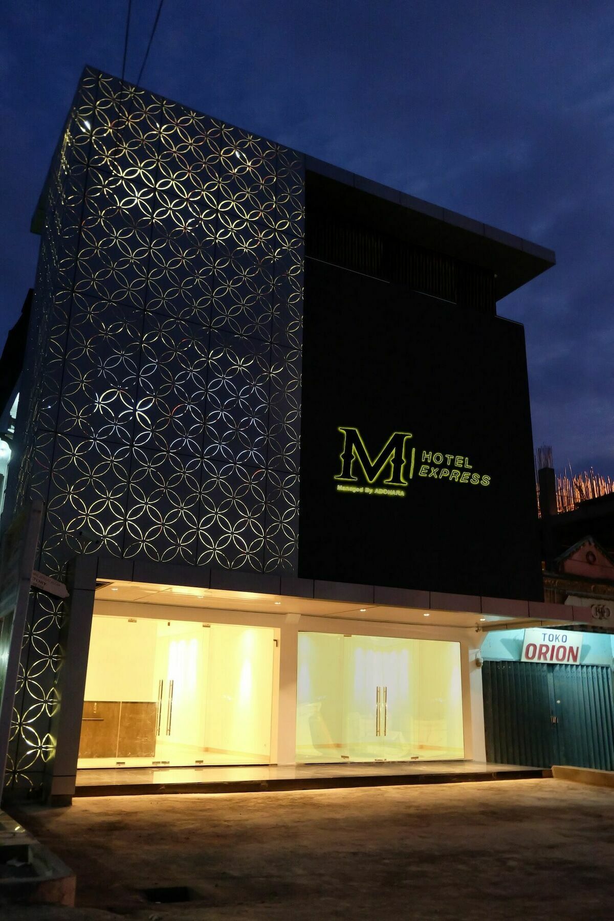 M Hotel סורונג מראה חיצוני תמונה