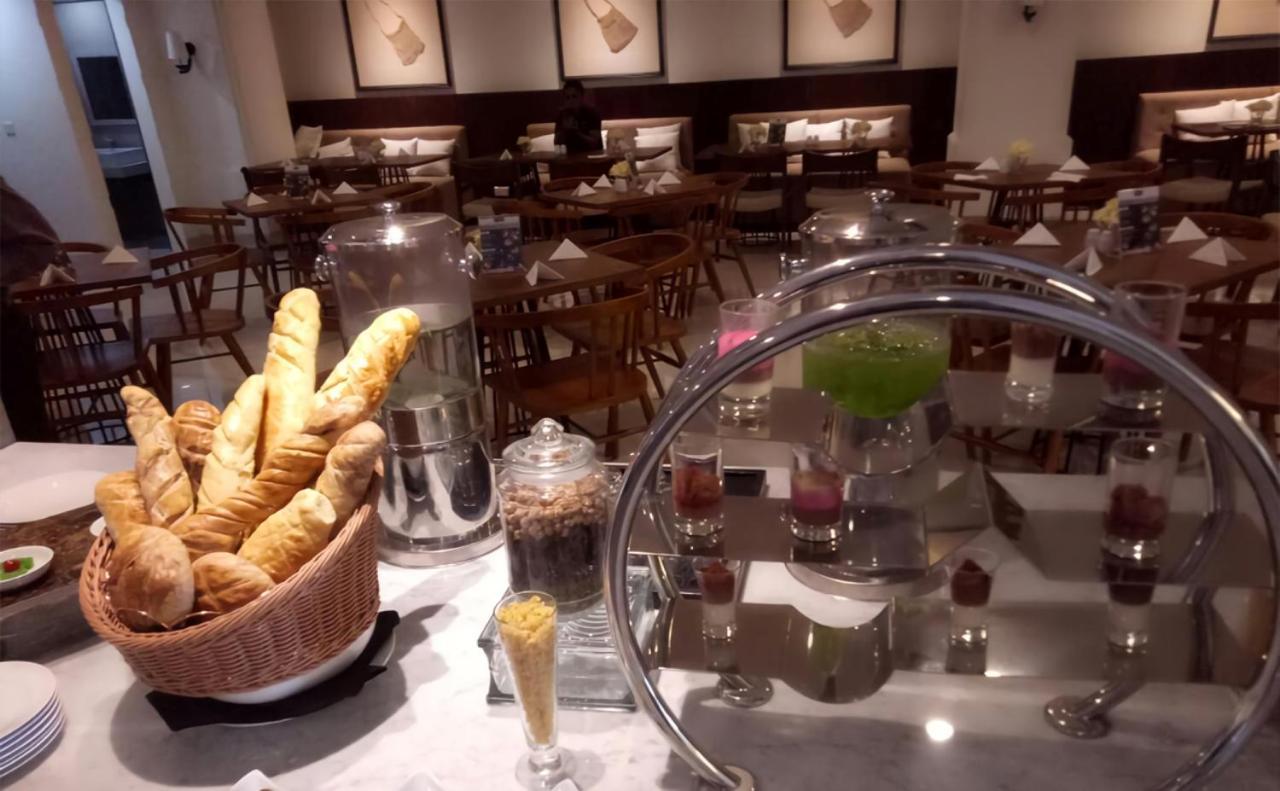 M Hotel סורונג מראה חיצוני תמונה
